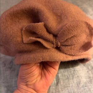 Elegant Tan Wool Beret with Bow